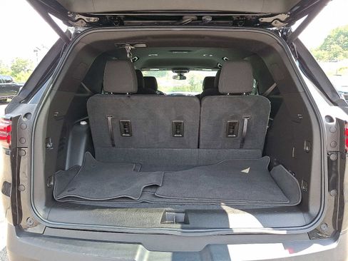Used 2023 Chevrolet Traverse LT image 30