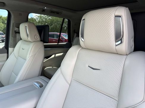 New 2026 Cadillac Escalade Platinum Sport w/ LPO, Floor Liner Package AWD/4WD image 22