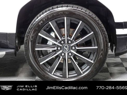 Used 2024 Lexus GX 550 w/ Accessory Package (2T) AWD/4WD image 39