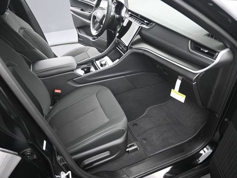 New 2025 Jeep Grand Cherokee L Laredo w/ Luxury Tech Group I image 19