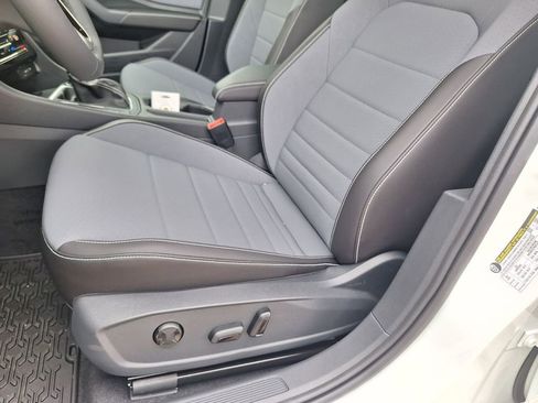 New 2026 Volkswagen Jetta SE image 10