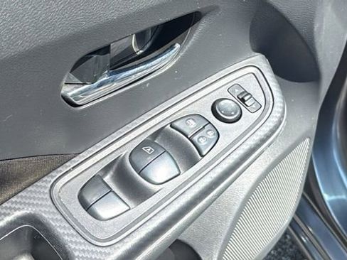 Used 2021 Nissan Versa SV FWD image 18