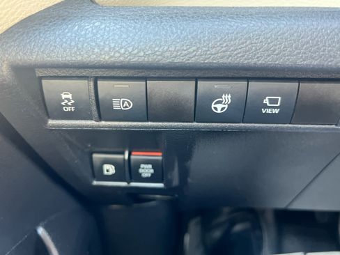 Used 2023 Toyota Sienna Platinum image 17