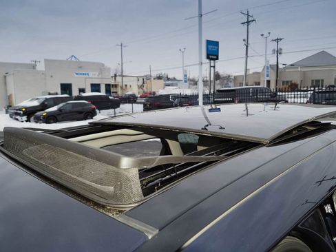 Used 2021 Land Rover Range Rover Velar S image 11