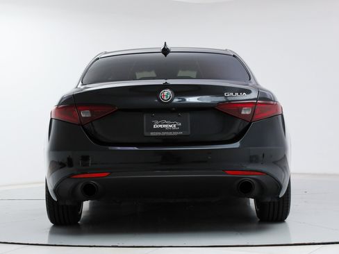 Used 2022 Alfa Romeo Giulia Sprint RWD image 4
