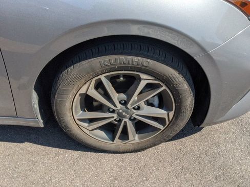 Certified 2023 Kia Forte LXS w/ LXS Technology Package FWD image 8