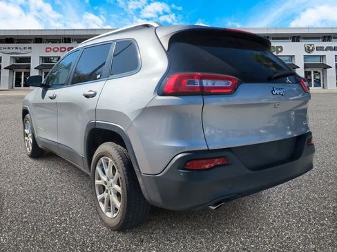 Used 2017 Jeep Cherokee Latitude image 6