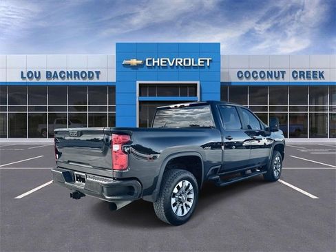 Used 2022 Chevrolet Silverado 2500 Custom w/ Custom Value Package image 8