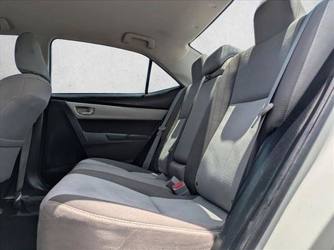 Used 2018 Toyota Corolla LE FWD image 18