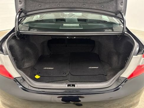 Used 2014 Toyota Camry SE FWD image 24