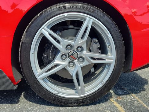 Used 2021 Chevrolet Corvette Stingray Coupe w/ 1LT RWD image 9