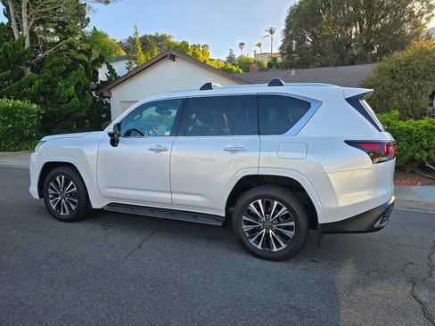Used 2024 Lexus LX 600 4WD w/ Interior Upgrade Package image 8