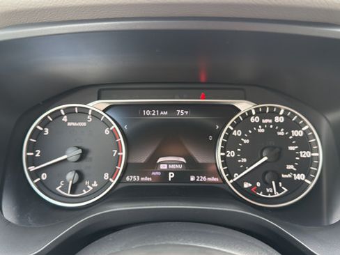 Used 2023 Nissan Rogue SV AWD/4WD image 32