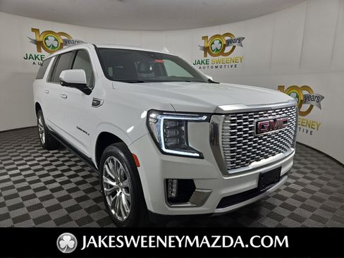 Used 2022 GMC Yukon XL Denali w/ Denali Premium Package image 1