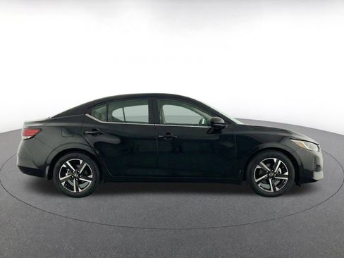 Used 2025 Nissan Sentra SV FWD image 10