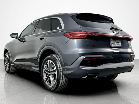Used 2025 Audi Q5 Premium w/ Convenience Package AWD/4WD image 3