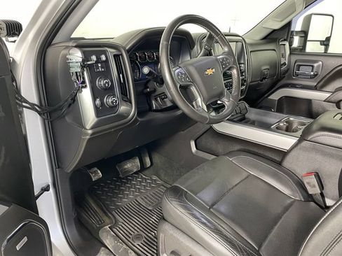Used 2017 Chevrolet Silverado 1500 LTZ Z71 w/ LTZ Plus Package AWD/4WD image 3