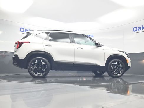 Used 2024 Kia Seltos EX AWD/4WD image 46