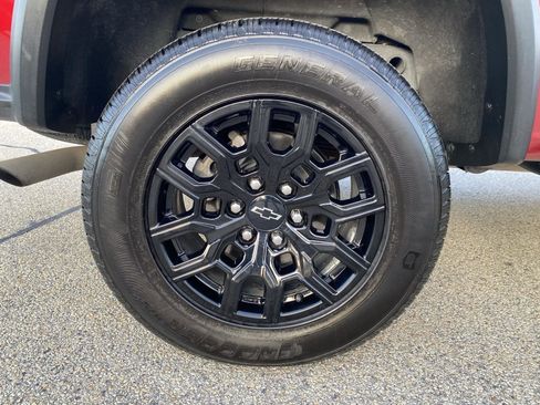 Used 2023 Chevrolet Colorado Trail Boss w/ Technology Package image 12