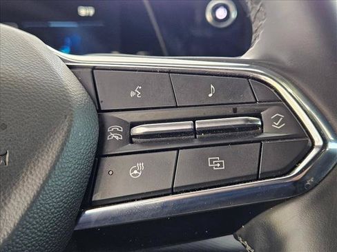 Used 2025 Chevrolet Equinox LT w/ Safety and Technology Package FWD image 22