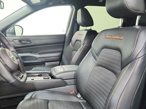 Used 2025 Nissan Pathfinder Rock Creek image 12