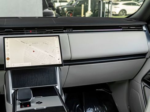 Used 2024 Land Rover Range Rover Autobiography AWD/4WD image 21
