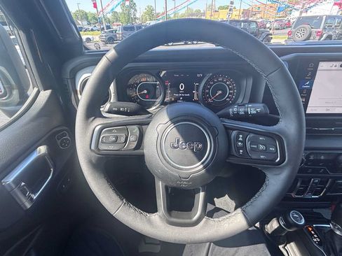 Used 2025 Jeep Wrangler Unlimited Sport AWD/4WD image 22