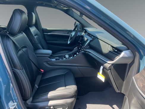 New 2026 Jeep Grand Cherokee Limited AWD/4WD image 15