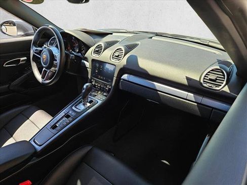 Used 2025 Porsche 718 Boxster RWD image 16