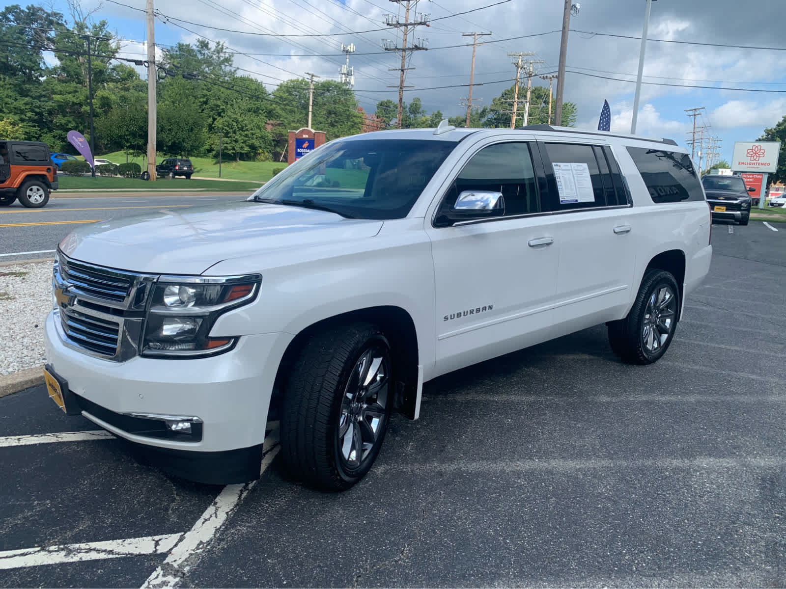 Used 2018 Chevrolet Suburban Premier AWD/4WD image 3