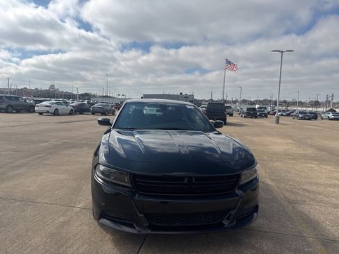 Used 2023 Dodge Charger SXT image 3