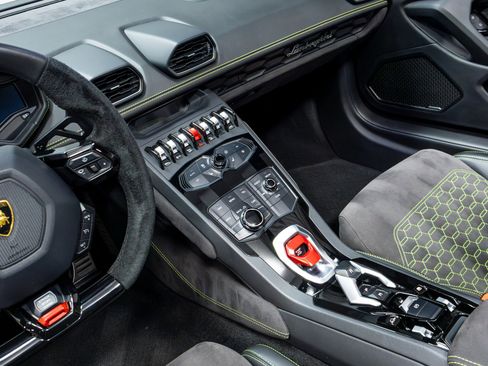 Used 2017 Lamborghini Huracan LP 610-4 AWD/4WD image 68
