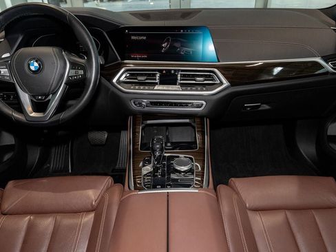 Used 2019 BMW X5 xDrive40i w/ Premium Package 2 AWD/4WD image 2
