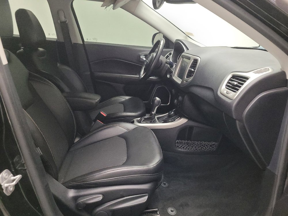 Used 2018 Jeep Compass Latitude w/ Popular Equipment Group AWD/4WD image 21