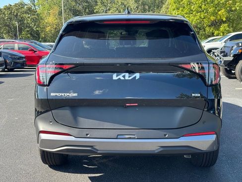 New 2026 Kia Sportage LX w/ LX Convenience Package AWD/4WD image 4