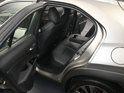 Used 2019 Lexus UX 200 F Sport w/ F Sport Premium Package FWD image 12
