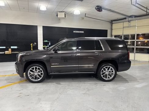 Used 2017 GMC Yukon Denali w/ Open Road Package AWD/4WD image 5