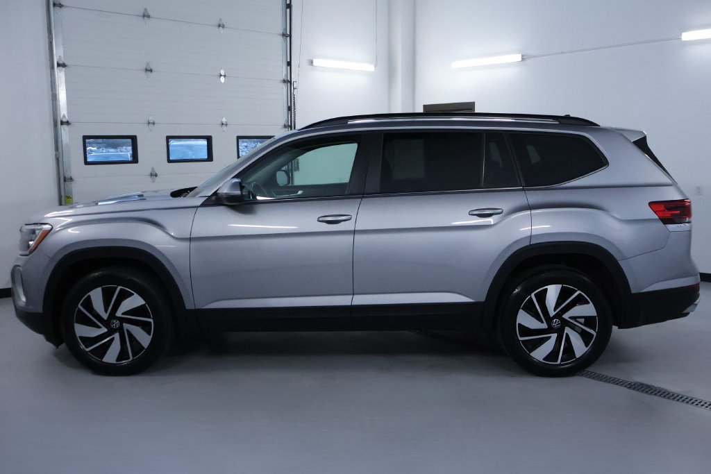 Used 2024 Volkswagen Atlas SE AWD/4WD image 4