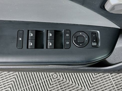 Used 2025 Kia K4 LXS image 15