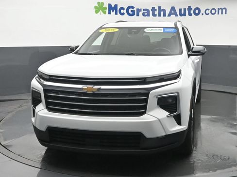 Used 2025 Chevrolet Traverse LT FWD image 21