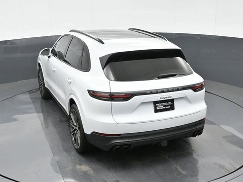 Certified 2023 Porsche Cayenne Platinum Edition AWD/4WD image 28