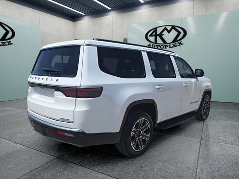 Used 2024 Jeep Wagoneer Series II AWD/4WD image 3