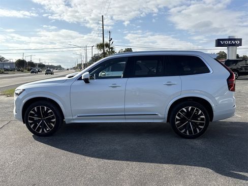 New 2026 Volvo XC90 B6 Plus image 2