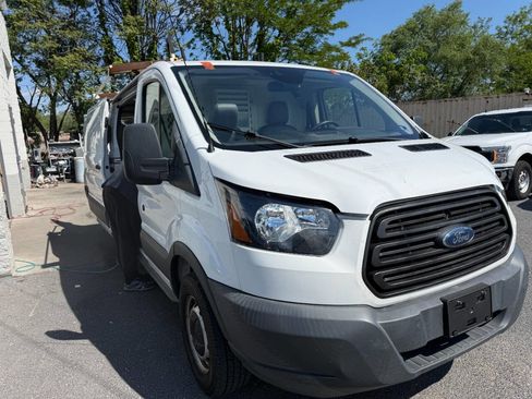 Used 2018 Ford Transit 250 130 Low Roof RWD image 1