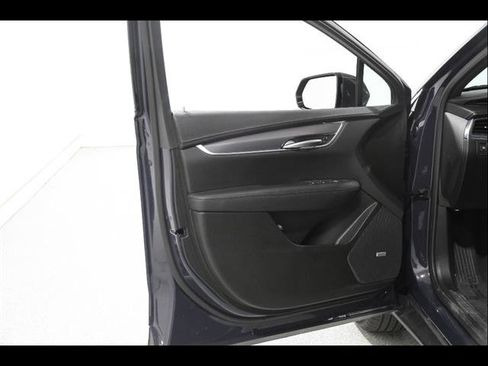 Used 2025 Cadillac XT5 Luxury w/ LPO, Floor Liner Package AWD/4WD image 4