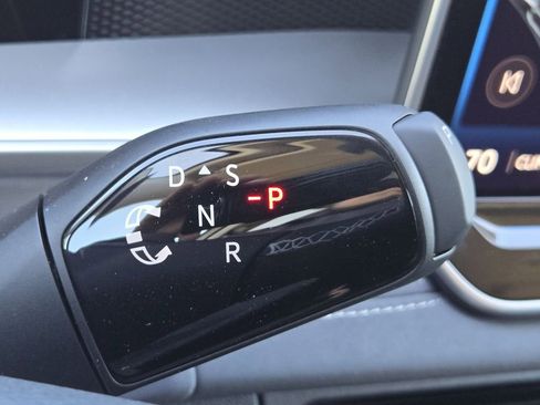 New 2026 Volkswagen Tiguan SE AWD/4WD image 17