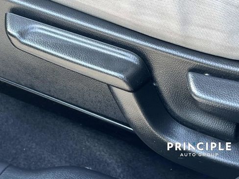 Used 2020 Honda HR-V LX image 17