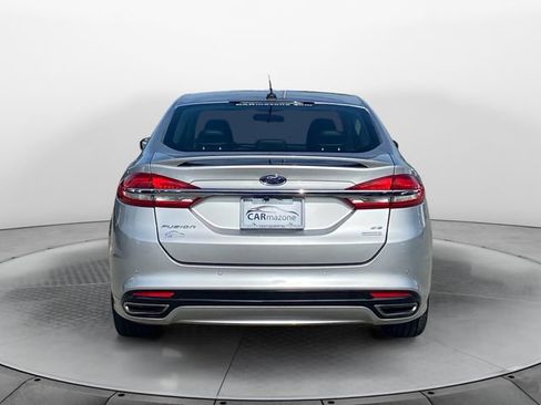 Used 2018 Ford Fusion SE w/ Equipment Group 201A FWD image 4