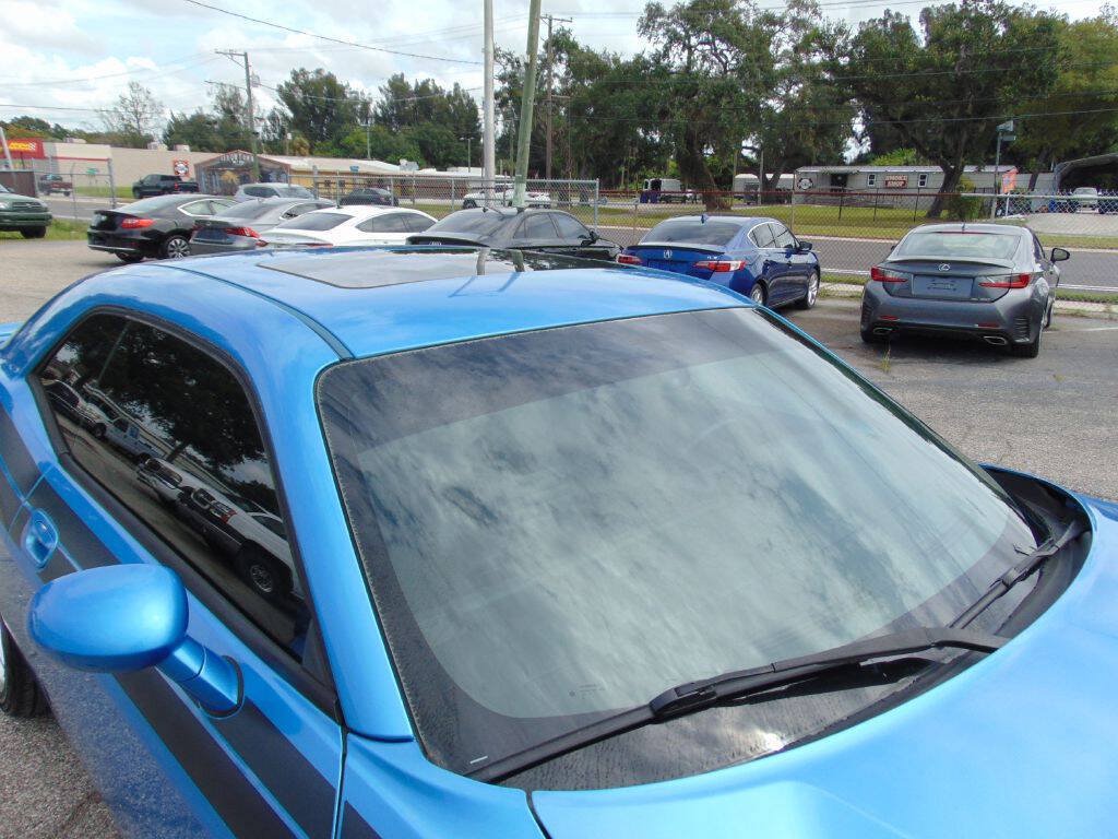Used 2009 Dodge Challenger R/T RWD image 11