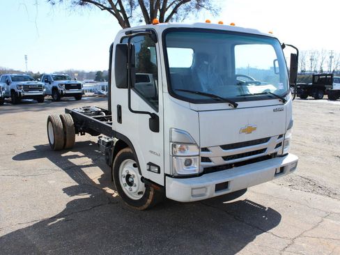 New 2024 Chevrolet Low Cab Forward image 3